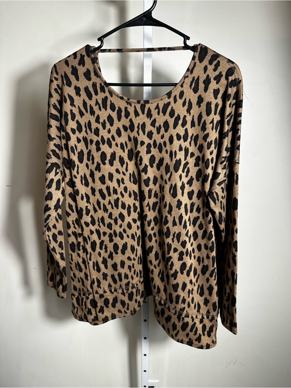 P378. She + Sky Leopard Print Long Sleeve Women’s Top - Tan & Black